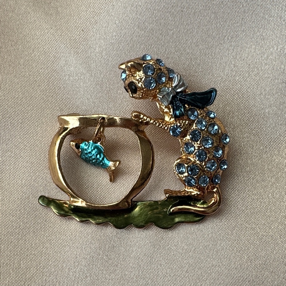 🐱🐟 Cat Brooch with Fish 🐟🐱